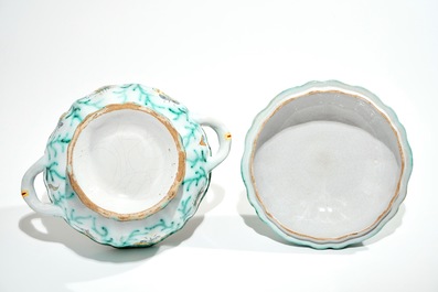 Une terrine couverte en fa&iuml;ence polychrome de Bruxelles, 18/19&egrave;me